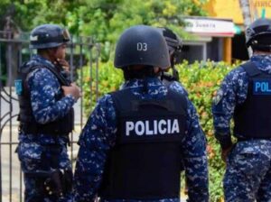Dos hombres abandonan revólver y huyen durante operativo policial en Tamayo