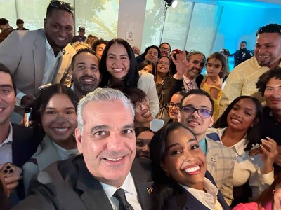 El presidente Abinader anuncia 300 becas para dominicanos en Nueva York