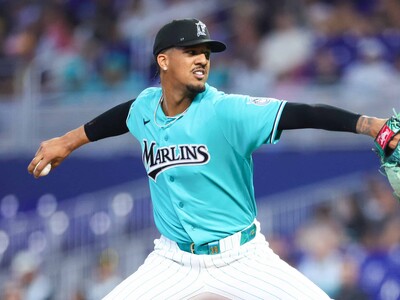 Eury Pérez lanza juego completo y guía a los Marlins en victoria sobre los Braves