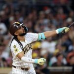 Fernando Tatis Jr. y Manny Machado conectan jonrones consecutivos en victoria de los Padres