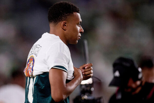 Kylian Mbappé enfrenta críticas por ocultar camiseta en apoyo a Ceuta