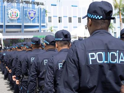 La Policía Nacional busca armas robadas a agentes en Santiago