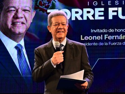 Leonel Fernández resalta la importancia de las iglesias en el desarrollo social