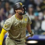 Los Padres superan a los Rockies y se acercan a los playoffs de la MLB