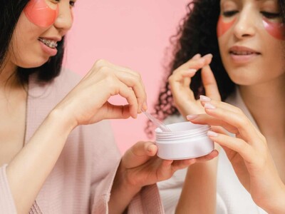 Los productos cosméticos que utilizan las madres pueden influir en la salud de sus bebés