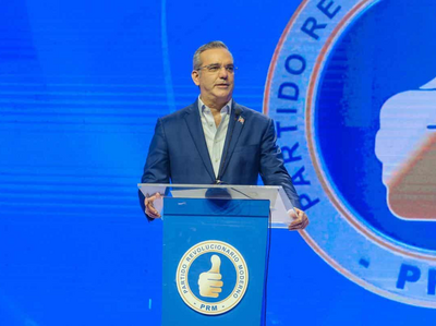 Luis Abinader asume la presidencia del PRM en un nuevo ciclo político