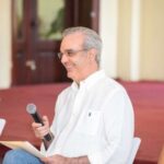 Luis Abinader se reúne con 450 jóvenes en San Cristóbal para escuchar sus necesidades