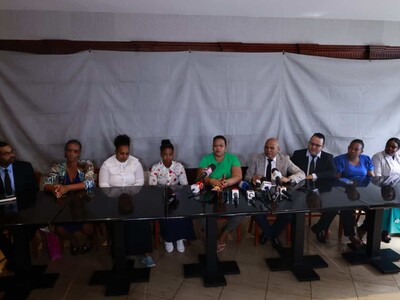 Mujeres defienden al pastor detenido por presunta trata de menores en Haina