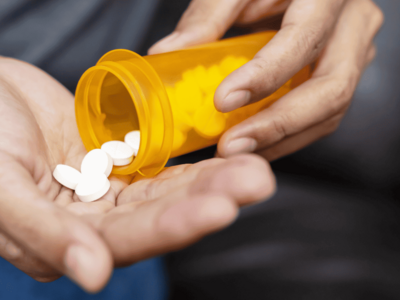 Pacientes enfrentan largas esperas por medicamentos de alto costo en República Dominicana