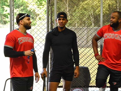 Sócrates Brito y John Gil se unen a los Leones del Escogido para la nueva temporada