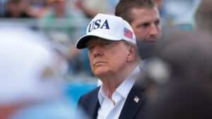 Trump critica a las "fuerzas negativas" que piden frenar el desarrollo de la inteligencia artificial