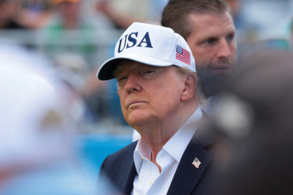 Trump critica a las "fuerzas negativas" que piden frenar el desarrollo de la inteligencia artificial