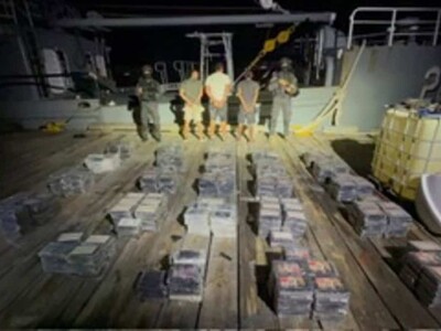 Un total de 595 paquetes de presunta cocaína decomisados en Baní durante operación de la DNCD