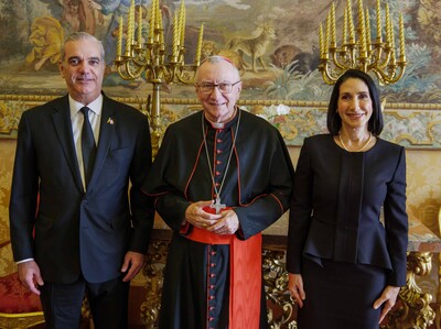 Abinader y Parolin abordan conflictos regionales en el Vaticano