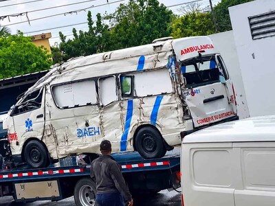 Accidente de ambulancia CRUE en Barahona causa muerte de enfermera