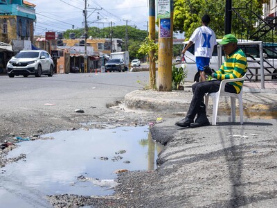 Badén erosionado dificulta el tránsito en avenida 25 de Febrero