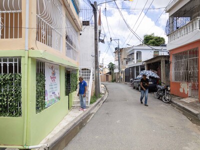 Barrios de Villa Mella acumulan hasta un mes sin agua potable