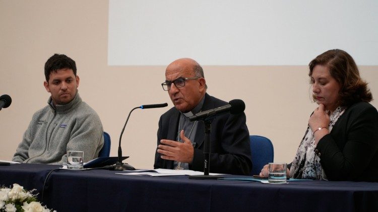 Cardenal Fernando Chomali llama a la responsabilidad de los políticos chilenos