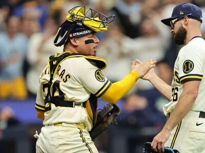 Cerveceros remontan y adelantan 2-0 en la Serie Mundial ante Rays