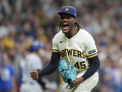 Dodgers buscan reaccionar ante los Cerveceros para seguir con vida