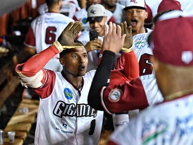 Gigantes del Cibao vencen 4-1 a Águilas Cibaeñas con Peralta