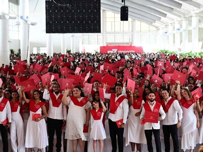 INTEC gradúa a 945 nuevos profesionales en su ceremonia 73