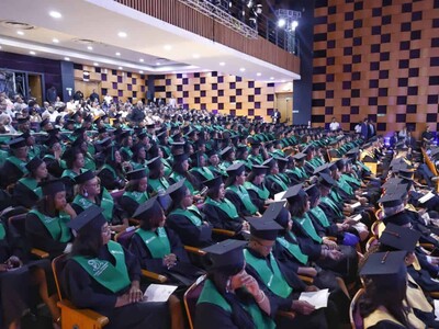 Iglobal gradúa 241 nuevos profesionales y llama a usar la IA con criterio