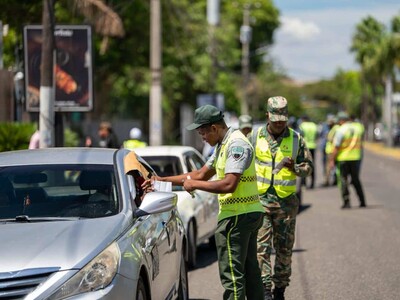 Inician fiscalización de transporte pirata en el DN con 15 vehículos retenidos