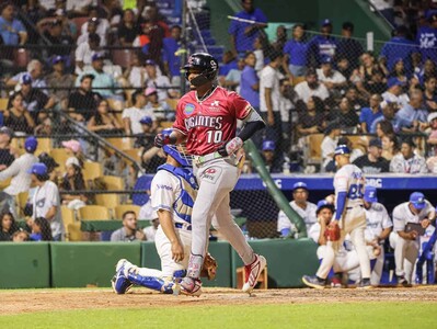 Jefferson Rojas pega dos jonrones y guía victoria de Gigantes del Cibao