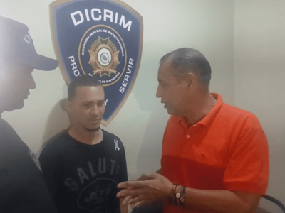 Joven se entrega tras intento de atraco a banca de lotería en Moca