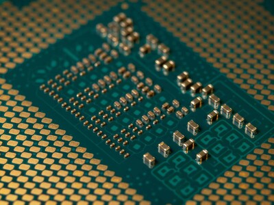 MICM y Fundación SEMI firman acuerdo para impulsar semiconductores