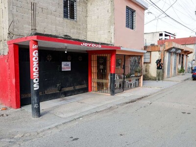 Negocio custodiado tras muerte de dos hombres en Los Frailes