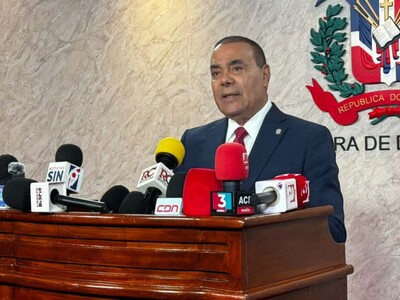 Proponen reducción del 30 % de intereses de tarjetas de crédito