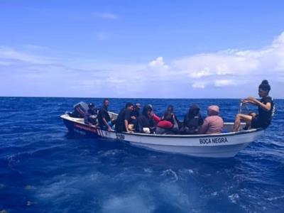 Se desconoce el paradero de unos 10 desaparecidos en yola hacia Puerto Rico