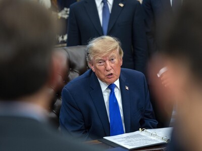 Una jueza federal suspende anuncios de Trump financiados con fondos públicos